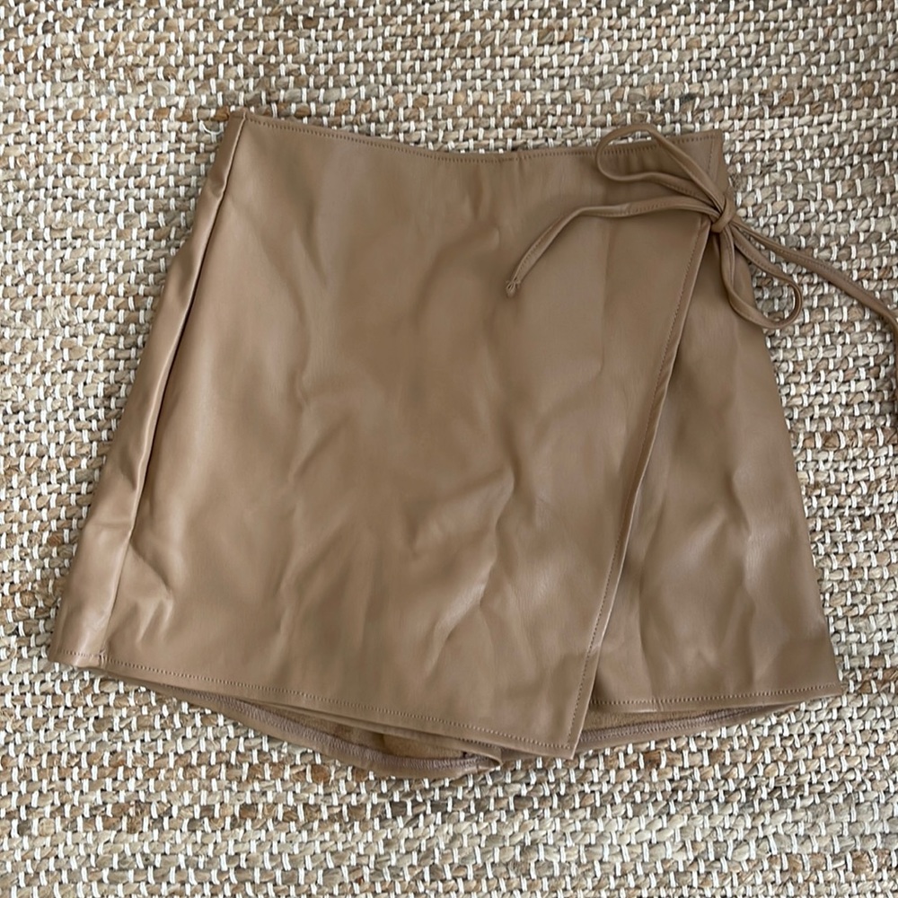 Abercrombie faux leather skort | never worn | NWT | Small
